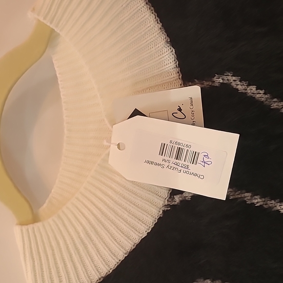 Chevron Fuzzy Sweater - Picture 4 of 4